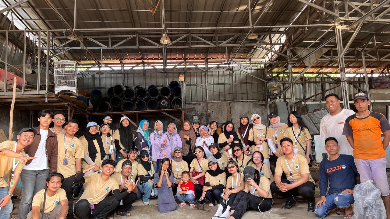 Read more about the article HI-Action 2025: Pengabdian Mahasiswa HI UNAS Hadirkan Solusi Limbah dan Pemberdayaan UMKM